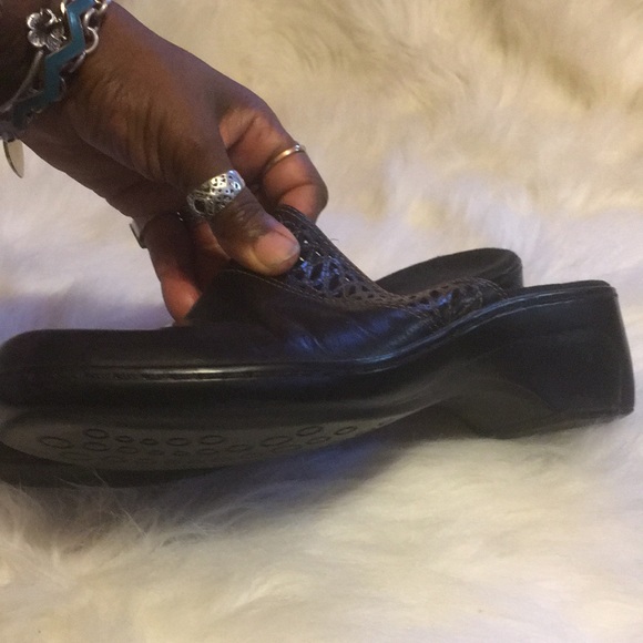 Clark’s slip ons - Picture 4 of 8